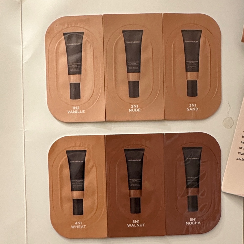 Makeup samples - Picture 2 of 5